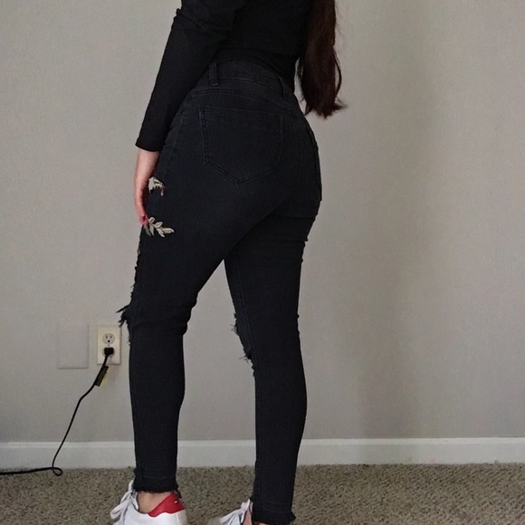 Distressed Black Skinny Jeans - Picture 4 of 5